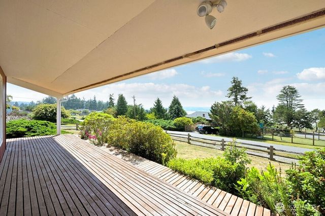 320 N Palmer Drive, Port Townsend, WA 98368