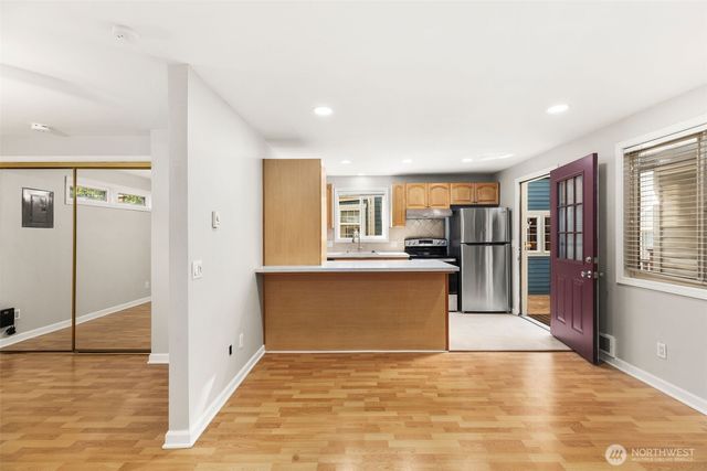 2446 Queen Anne Avenue N, Seattle, WA 98109