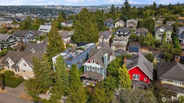 2446 Queen Anne Avenue N, Seattle, WA 98109