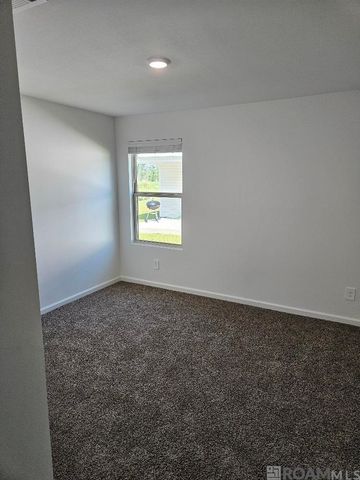 35434 Grovemont Dr, Walker, LA 70785