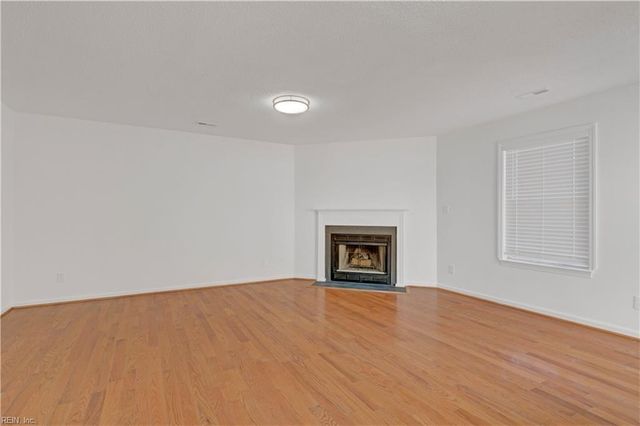 453 Waverly PL, Newport News, VA 23608