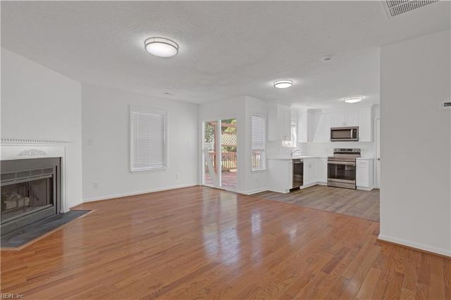 453 Waverly PL, Newport News, VA 23608