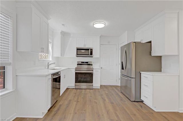 453 Waverly PL, Newport News, VA 23608