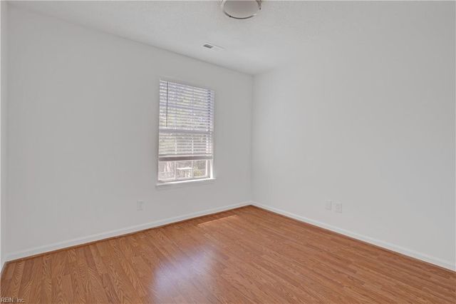 453 Waverly PL, Newport News, VA 23608