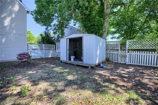 453 Waverly PL, Newport News, VA 23608