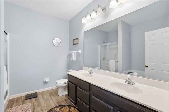 60 E Long Meadow Drive, Springboro, OH 45066