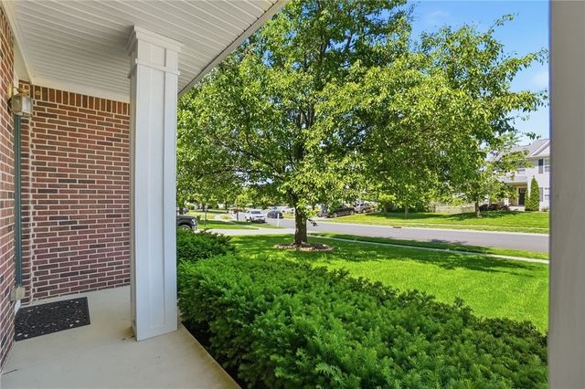 60 E Long Meadow Drive, Springboro, OH 45066