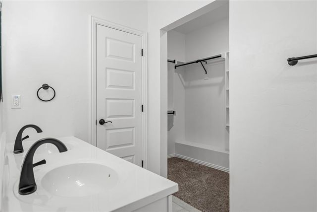 809 Venice Court, Kingfisher, OK 73750