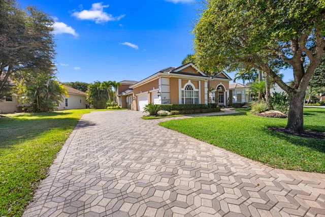 17104 Gulf Pine Circle, Wellington, FL 33414