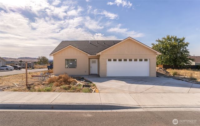 420 Koala Avenue, Omak, WA 98841