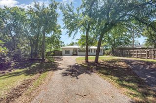 502 W Bells Boulevard, Bells, TX 75414