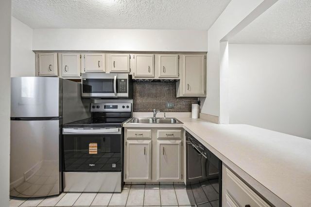 400 Fenway Road, A, Columbus, OH 43214