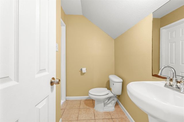 1520 Sherwood Forest Street 301, Houston, TX 77043