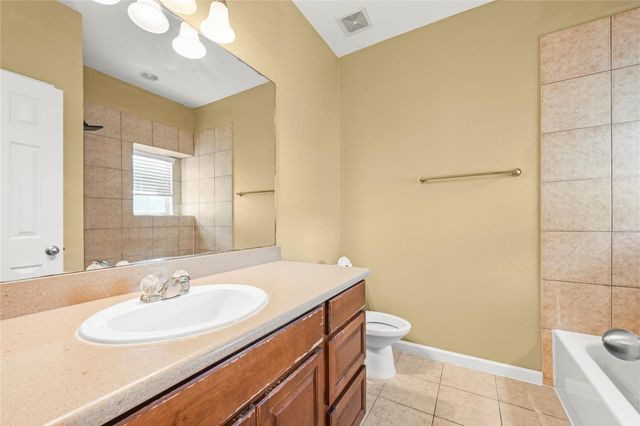 1520 Sherwood Forest Street 301, Houston, TX 77043