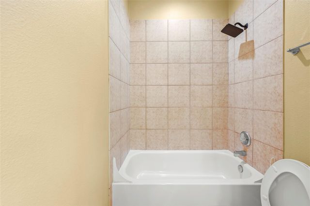 1520 Sherwood Forest Street 301, Houston, TX 77043