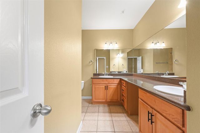 1520 Sherwood Forest Street 301, Houston, TX 77043