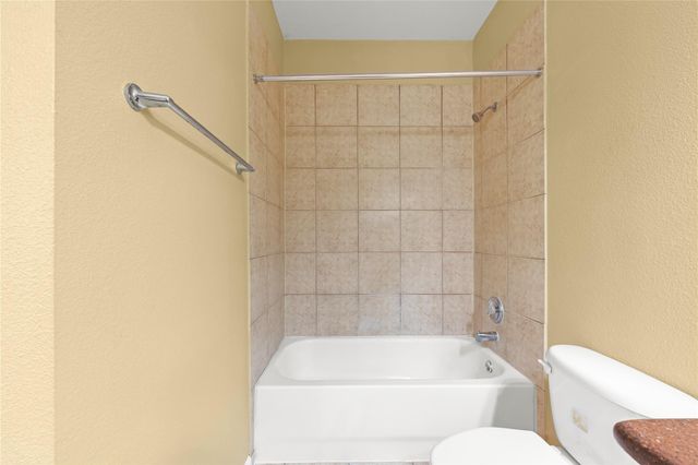 1520 Sherwood Forest Street 301, Houston, TX 77043