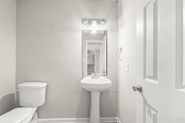 1520 Sherwood Forest Street 301, Houston, TX 77043