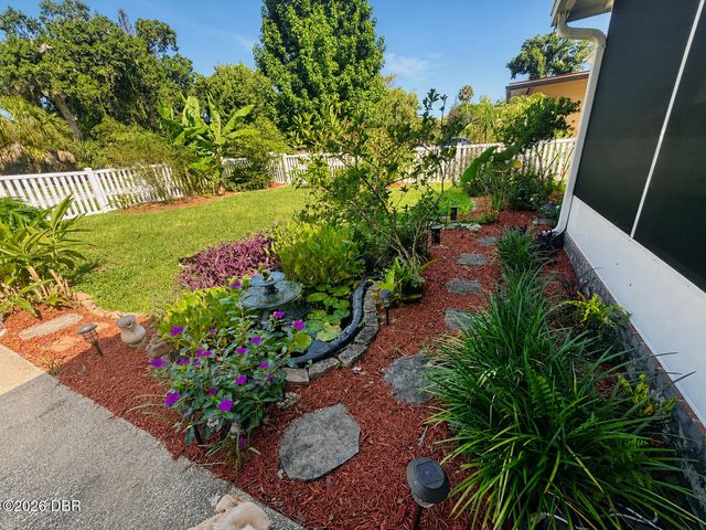 357 S Seneca Boulevard, Daytona Beach, FL 32114