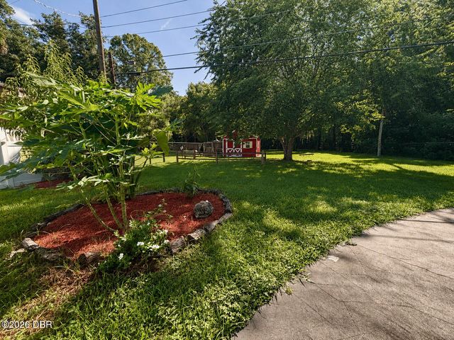357 S Seneca Boulevard, Daytona Beach, FL 32114