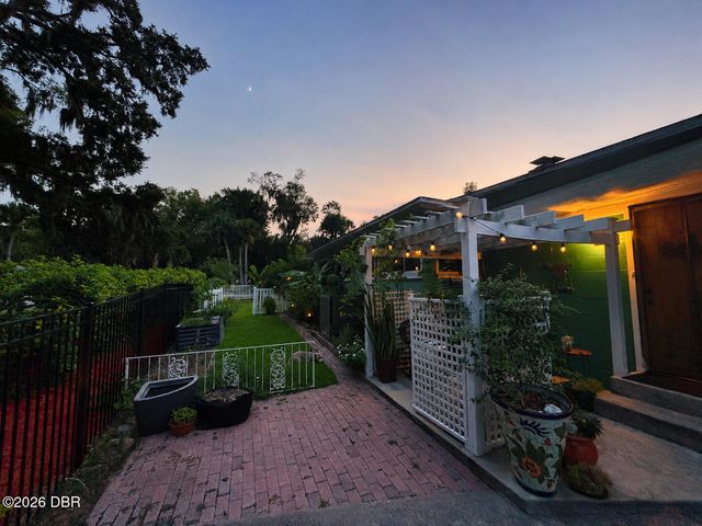 357 S Seneca Boulevard, Daytona Beach, FL 32114