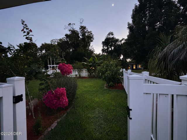 357 S Seneca Boulevard, Daytona Beach, FL 32114