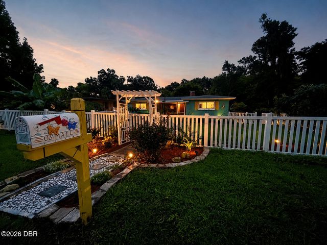 357 S Seneca Boulevard, Daytona Beach, FL 32114