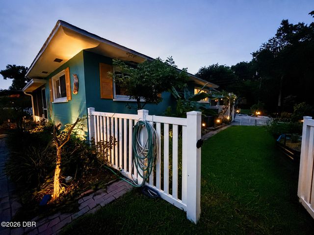 357 S Seneca Boulevard, Daytona Beach, FL 32114