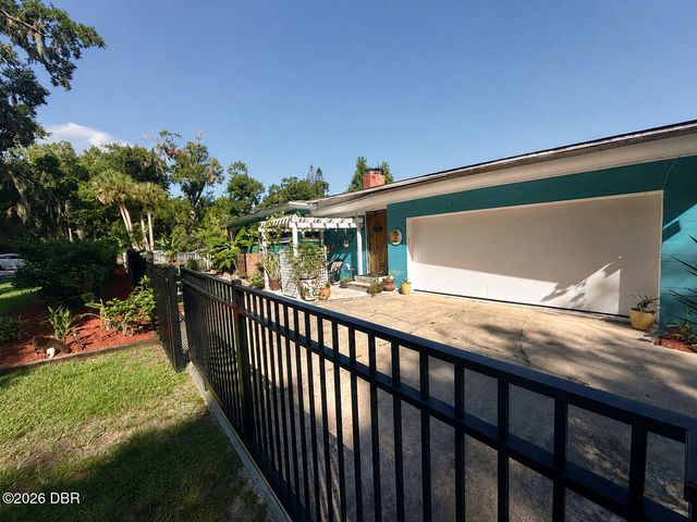 357 S Seneca Boulevard, Daytona Beach, FL 32114