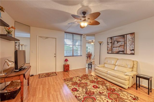 2400 NE 10th Street 204, Pompano Beach, FL 33062