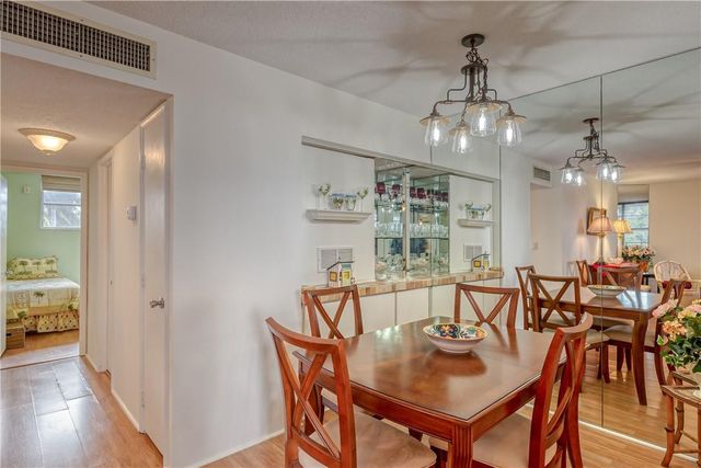 2400 NE 10th Street 204, Pompano Beach, FL 33062