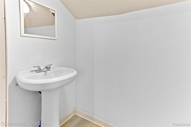 7645 Fisher Avenue, Warren, MI 48091