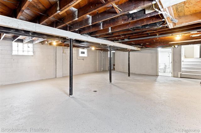 7645 Fisher Avenue, Warren, MI 48091