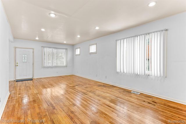 7645 Fisher Avenue, Warren, MI 48091