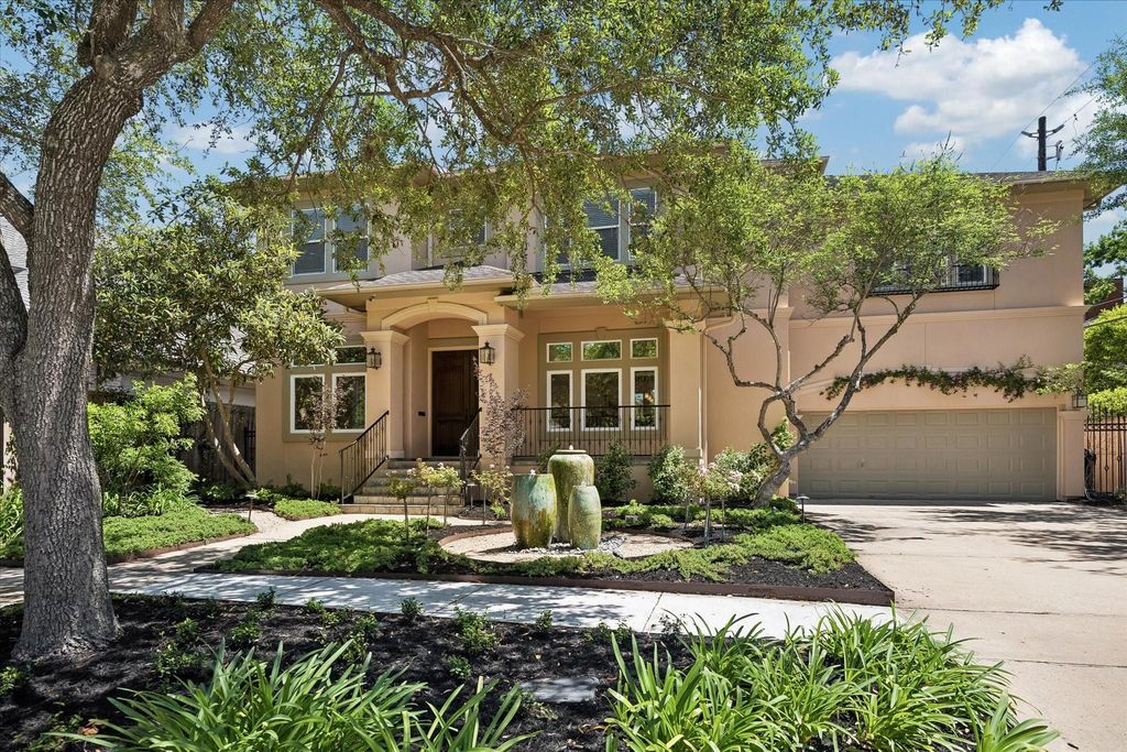Image 1 of property listing at 6709 Westchester Avenue, West University Place, TX 77005