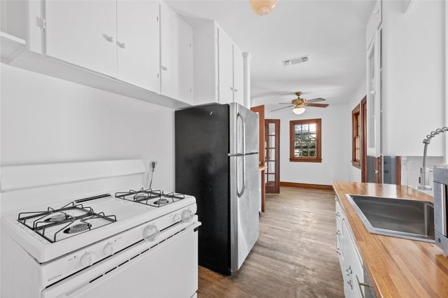 516 Lockhart DR, Austin, TX 78704