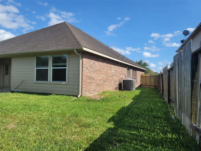 1010 Hannah Falls Lane, Fresno, TX 77545