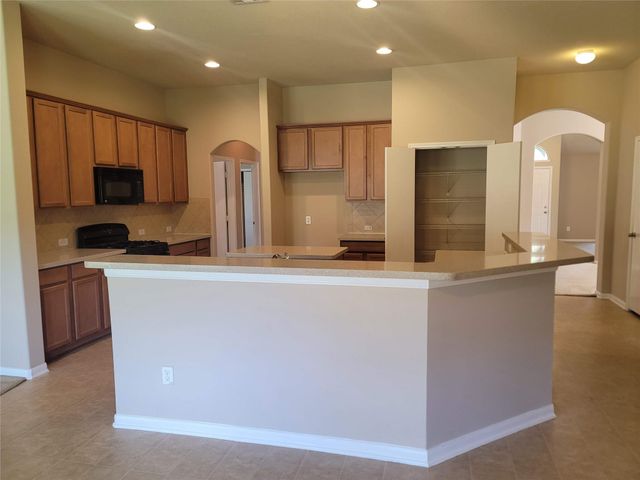 1010 Hannah Falls Lane, Fresno, TX 77545