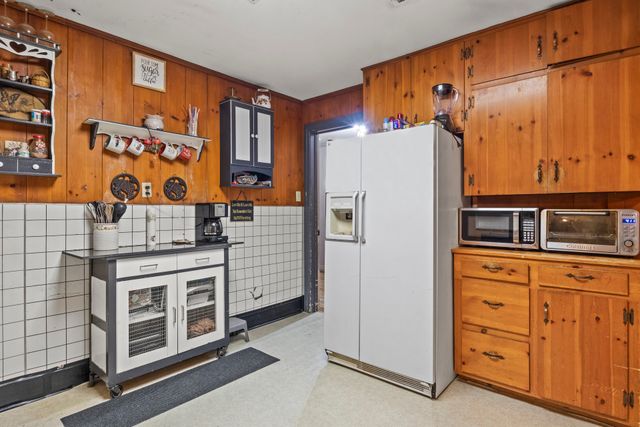 411 E Main Street, Omaha, TX 75571
