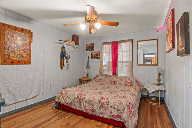 411 E Main Street, Omaha, TX 75571
