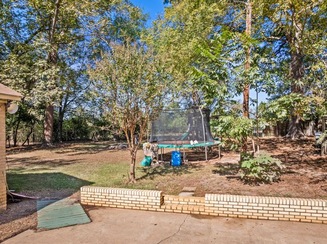411 E Main Street, Omaha, TX 75571