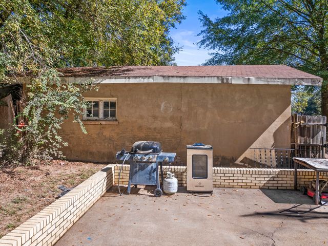 411 E Main Street, Omaha, TX 75571