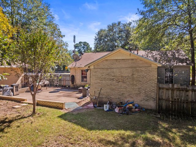 411 E Main Street, Omaha, TX 75571