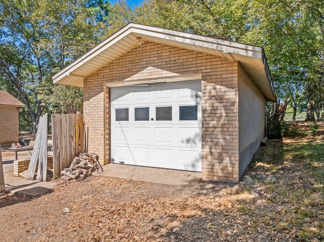 411 E Main Street, Omaha, TX 75571