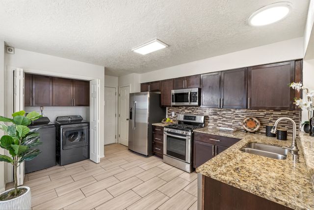 2502 Calle De Rincon Bonito, Santa Fe, NM 87505