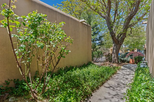 2502 Calle De Rincon Bonito, Santa Fe, NM 87505