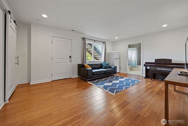 9007 Sand Point Way NE, Seattle, WA 98115