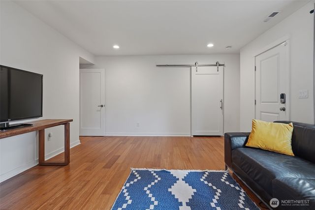 9007 Sand Point Way NE, Seattle, WA 98115
