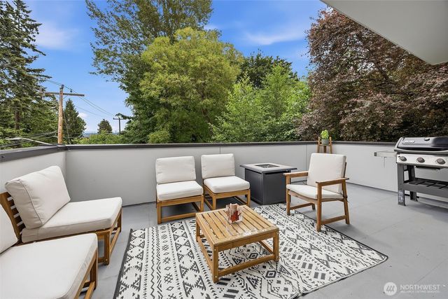 9007 Sand Point Way NE, Seattle, WA 98115