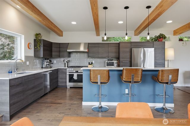 9007 Sand Point Way NE, Seattle, WA 98115
